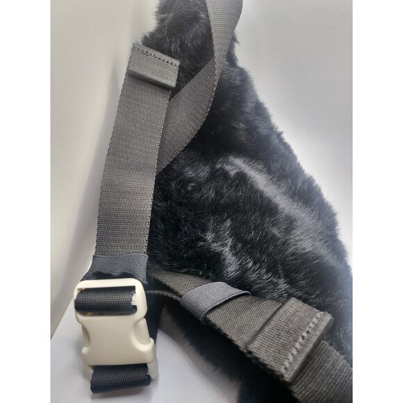 Nike x Olivia Kim Heritage Faux Fur Waist Bag Fanny Pack CT7959-010 - Picture 7 of 11